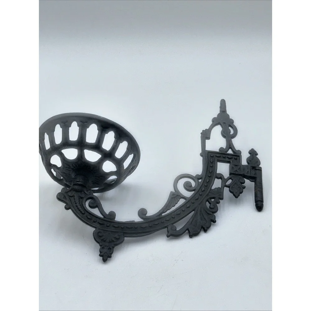 Vintage Cast Iron Oil Kerosene Lamp Swing Arm Wall Mount No Wall Bracket